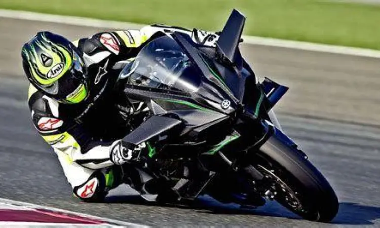 Kawasaki H2R di lintasan Kawasaki H2R beraksi di sirkuit