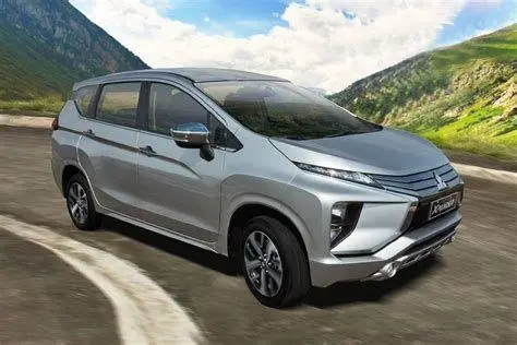 Eksterior Depan Xpander Cross 2021 Tampilan depan Mitsubishi Xpander Cross 2021 dengan lampu LED