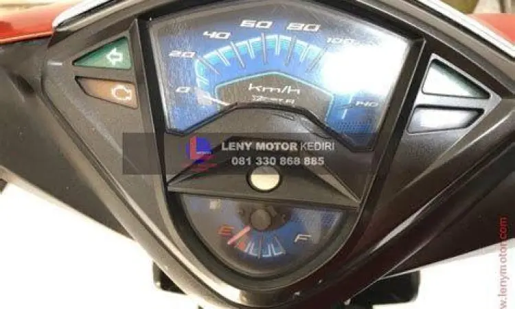 Panel instrumen dan fitur Yamaha Xeon RC 2013