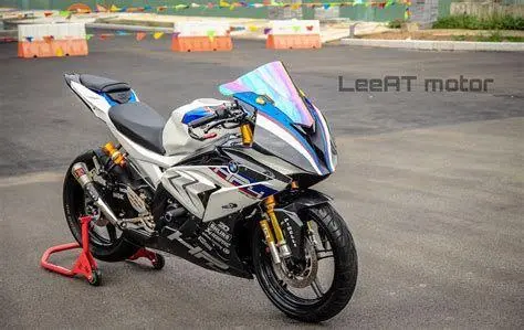R15 V2 Racing Look Modifikasi Yamaha R15 V2 gaya racing look dengan livery movistar