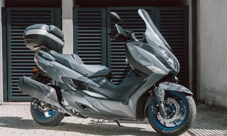 Teknologi Panel Instrumen Skutik Modern Dashboard motor matic premium dengan layar digital