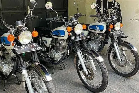 Honda CB100 Gelatik Honda CB100 modifikasi orisinal