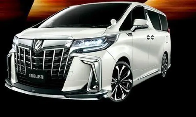 Modifikasi Toyota Alphard menggunakan body kit Modellista dan velg besar