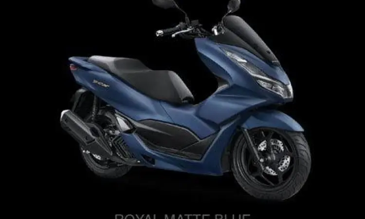 Samping motor Honda PCX warna biru matte