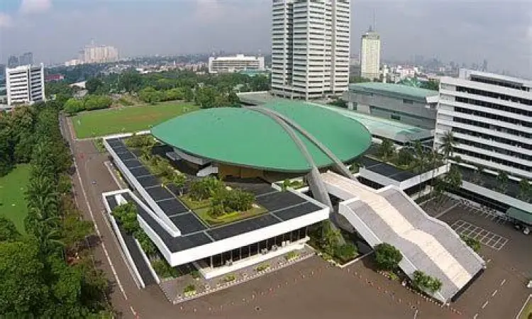 Gedung pemerintahan sebagai pusat kebijakan politik nasional