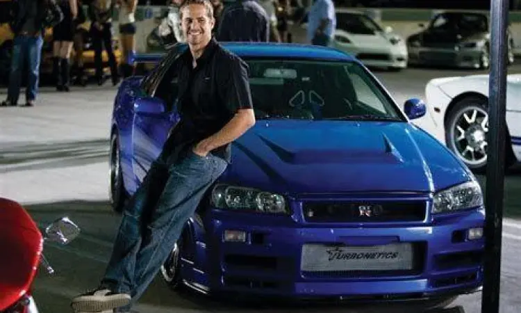Nissan Skyline GT-R R34 Nissan Skyline GT-R R34 milik Paul Walker