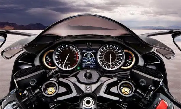 Tampilan dashboard digital dan analog Suzuki Hayabusa