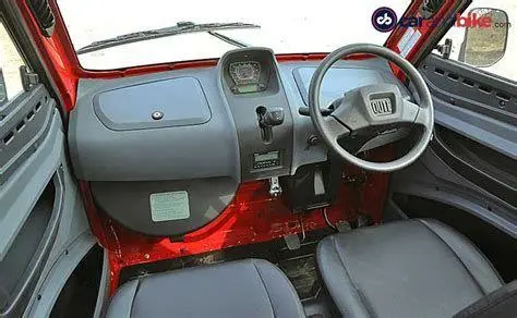 Interior Bajaj Qute Interior minimalis Bajaj Qute RE60