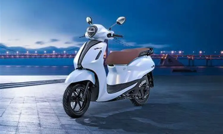 Yamaha Grand Filano Hybrid warna Elixir Dark Silver