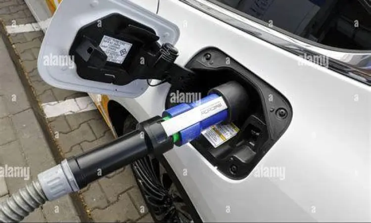 Proses pengisian hidrogen Toyota Mirai