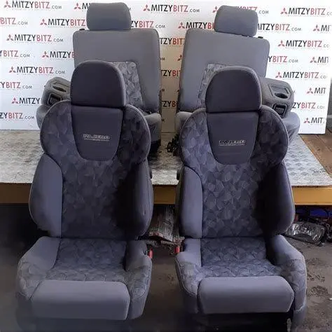 Interior Pajero Evolution Interior Mitsubishi Pajero Evolution dengan kursi Recaro