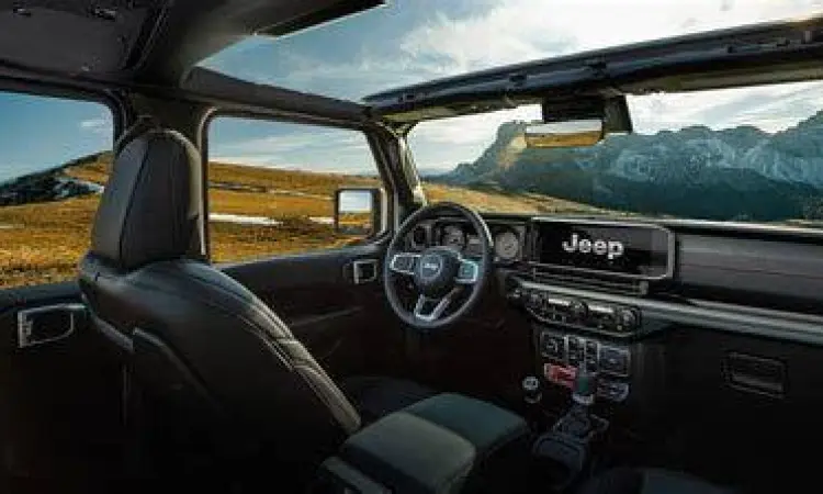 Interior mewah Jeep Wrangler Rubicon dengan layar sentuh Uconnect