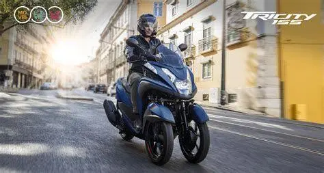 Yamaha Tricity 155 Yamaha Tricity 155 digunakan di jalanan kota