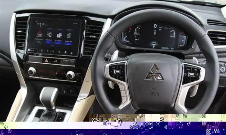 Interior Pajero Sport Interior mewah Mitsubishi Pajero Sport Dakar Ultimate