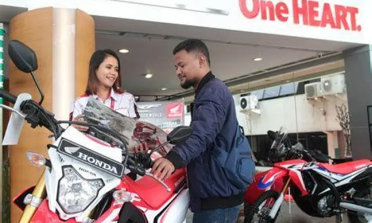Proses Pengajuan Kredit Motor Sales dealer Honda melayani konsumen kredit