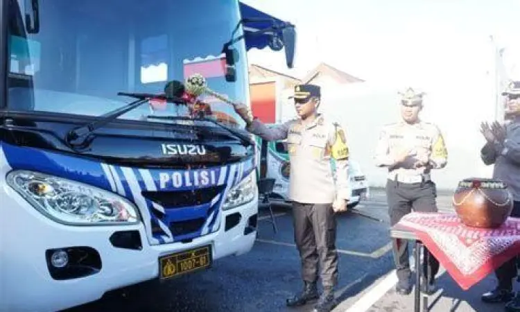Layanan bus SIM keliling di pusat kota