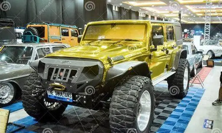Modifikasi Jeep Rubicon dengan winch dan ban besar