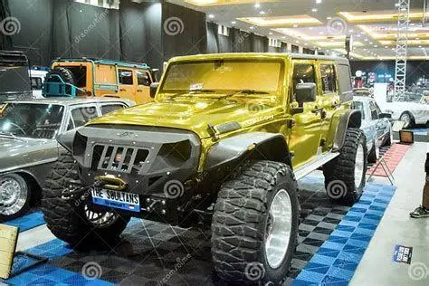 Jeep Rubicon Modifikasi Modifikasi Jeep Rubicon dengan winch dan ban besar