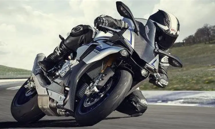 Wallpaper motor sport resolusi tinggi