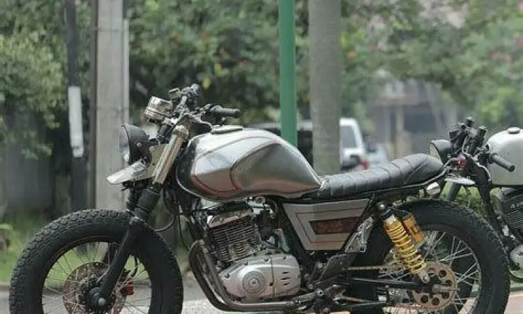 Thunder 125 Bobber Style Modifikasi Suzuki Thunder 125 gaya Bobber