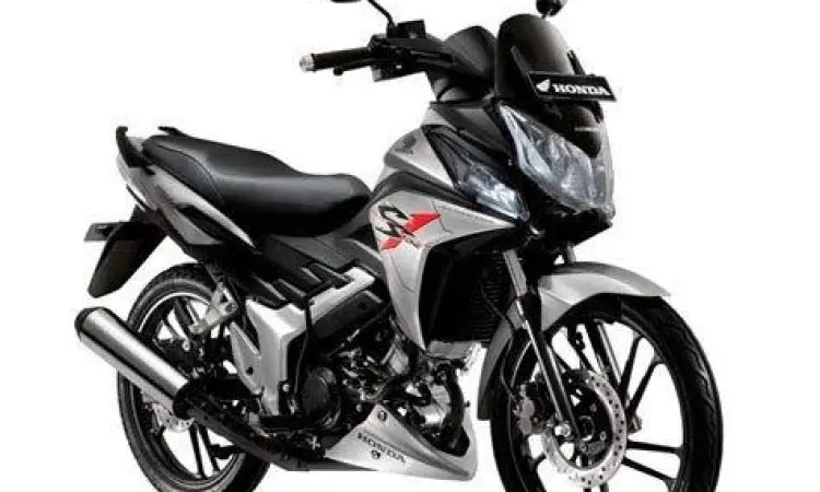 Honda CS1 Silver Honda CS1 warna silver tampak samping