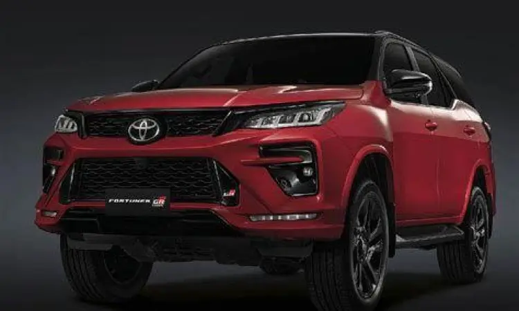 Eksterior gagah mobil Fortuner GR Sport terbaru