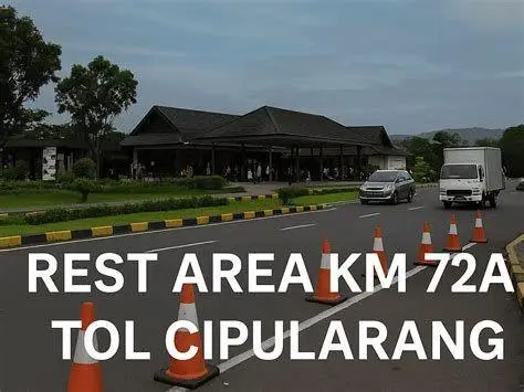 Fasilitas Rest Area 72 Fasilitas umum dan area parkir di Rest Area 72