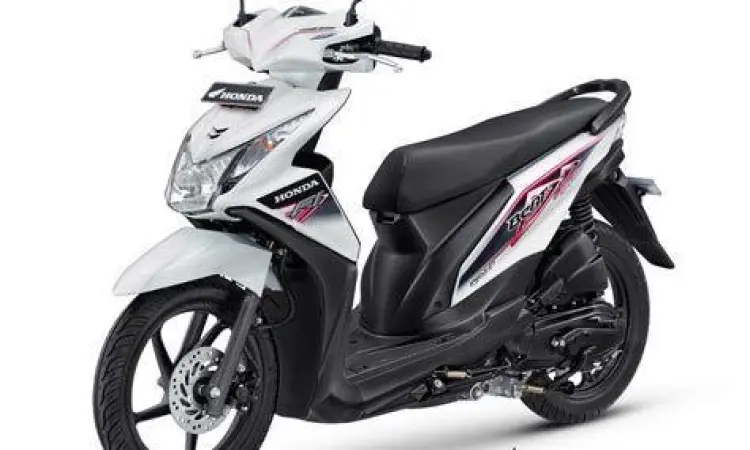 Honda Beat FI 2013 Putih Tampilan samping Honda Beat 2013 FI putih