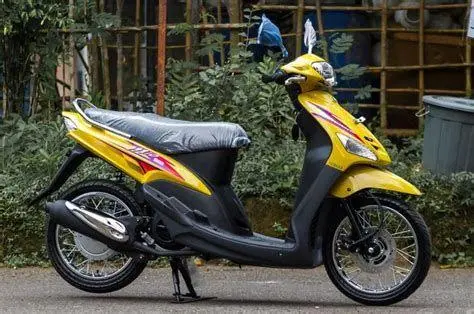 Yamaha Mio Sporty Restorasi gambar motor mio sporty warna kuning restorasi