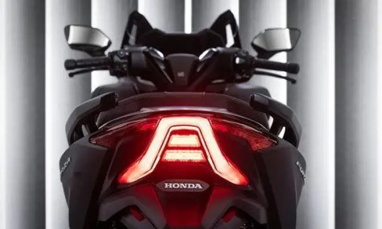 Desain lampu LED dan windshield elektrik Honda Forza 125