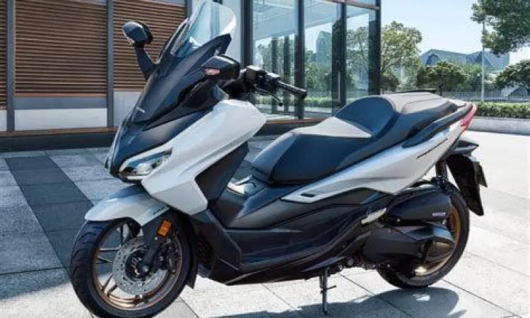 Desain Honda Forza 250 Desain mewah bodi samping Honda Forza 250