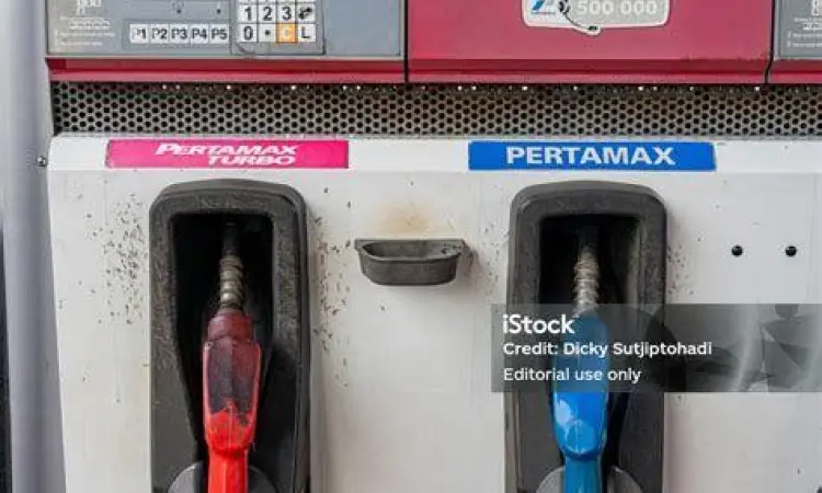 Nozzle bensin Pertamax di SPBU