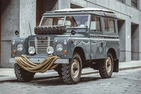 Land Rover Series III Klasik Land Rover Series III di medan lumpur