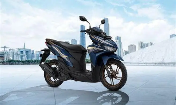 Handling Lincah Vario 125 Pengendara sedang bermanuver dengan Vario 125 di perkotaan