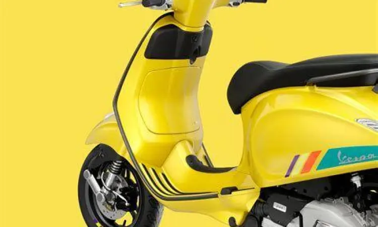 Vespa Primavera 150 dengan pilihan warna pastel khas tahun 2022