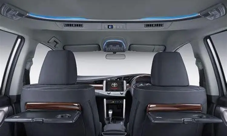 Interior mewah Toyota Innova Reborn tipe V