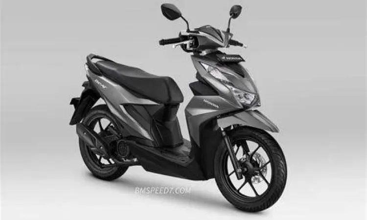 Honda Beat Deluxe 2023 Silver dengan emblem 3D