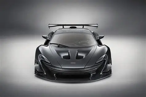 McLaren P1 Exterior Eksterior depan McLaren P1 dengan desain aerodinamis