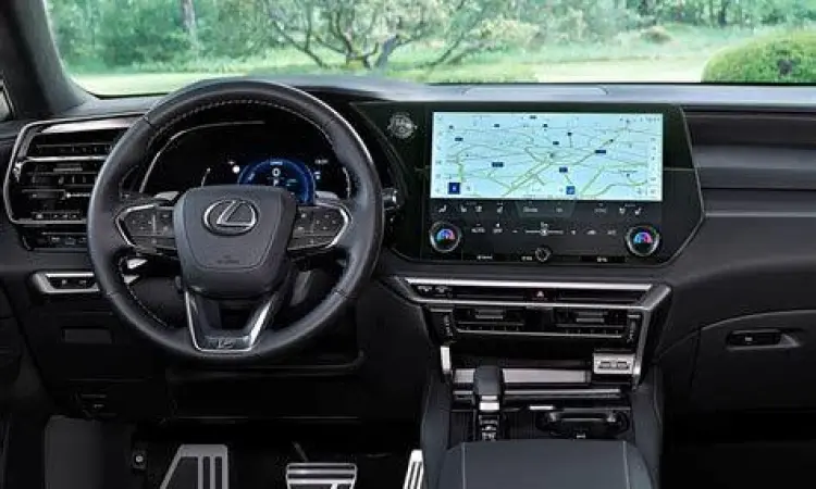 Unit Lexus RX terbaru di dealer mampang