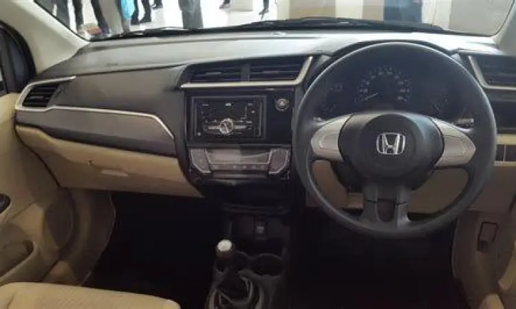 Indikator ECO pada dashboard Honda Mobilio