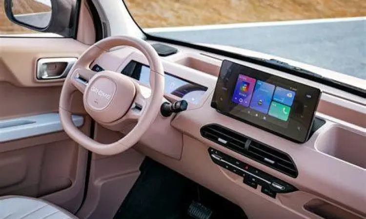 Interior Modern Geely Panda Interior dashboard mobil geely panda dengan layar digital